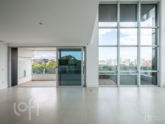 Apartamento com 227m², 3 dormitórios, 3 suítes, 3 vagas, Jardim Europa em Porto Alegre