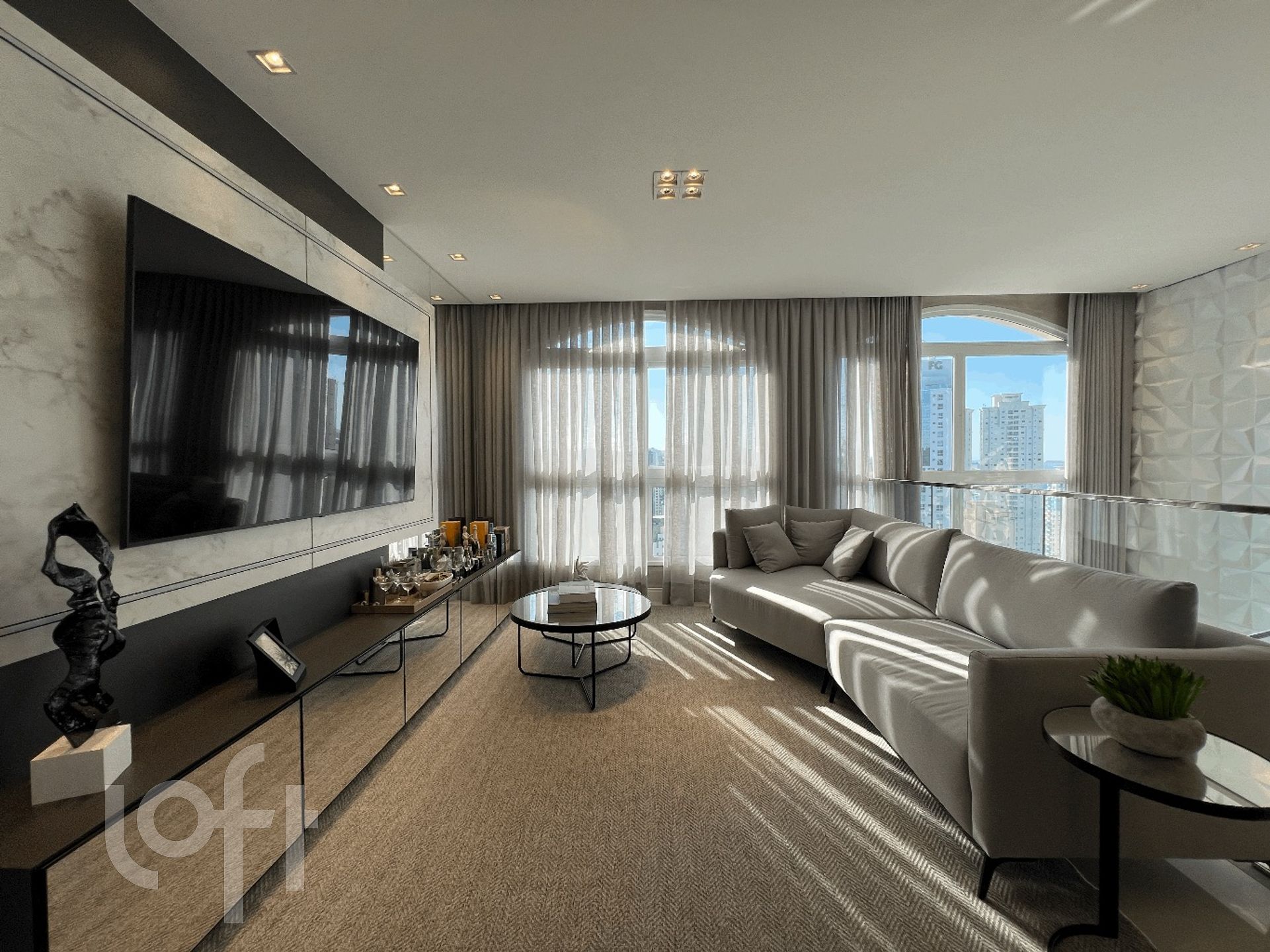 Apartamento à venda em Barra Sul com 240 m², 3 quartos, 3 suítes, 4 vagas
