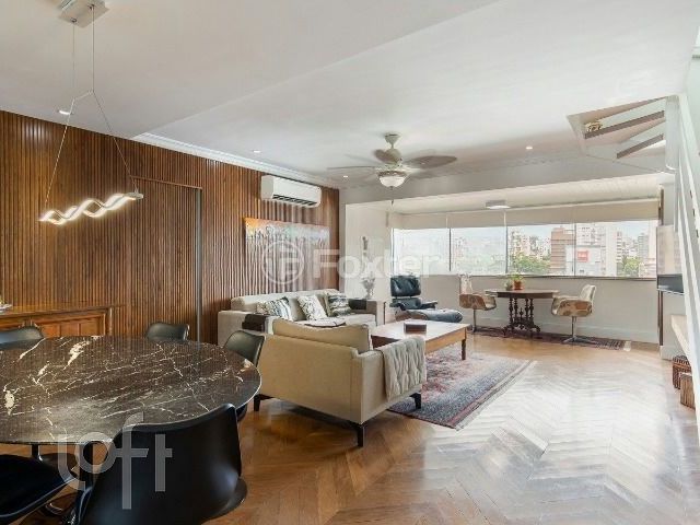 Apartamento com 254m², 3 dormitórios, 1 suíte, 2 vagas, Moinhos de Vento em Porto Alegre