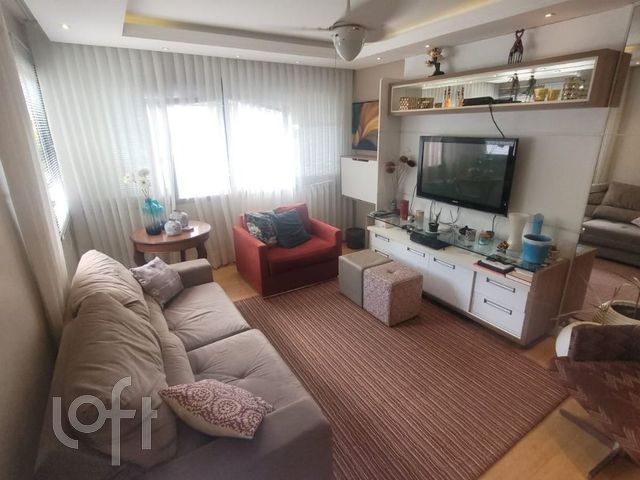 Apartamento com 101m², 3 dormitórios, 1 suíte, 2 vagas, São João em Porto Alegre