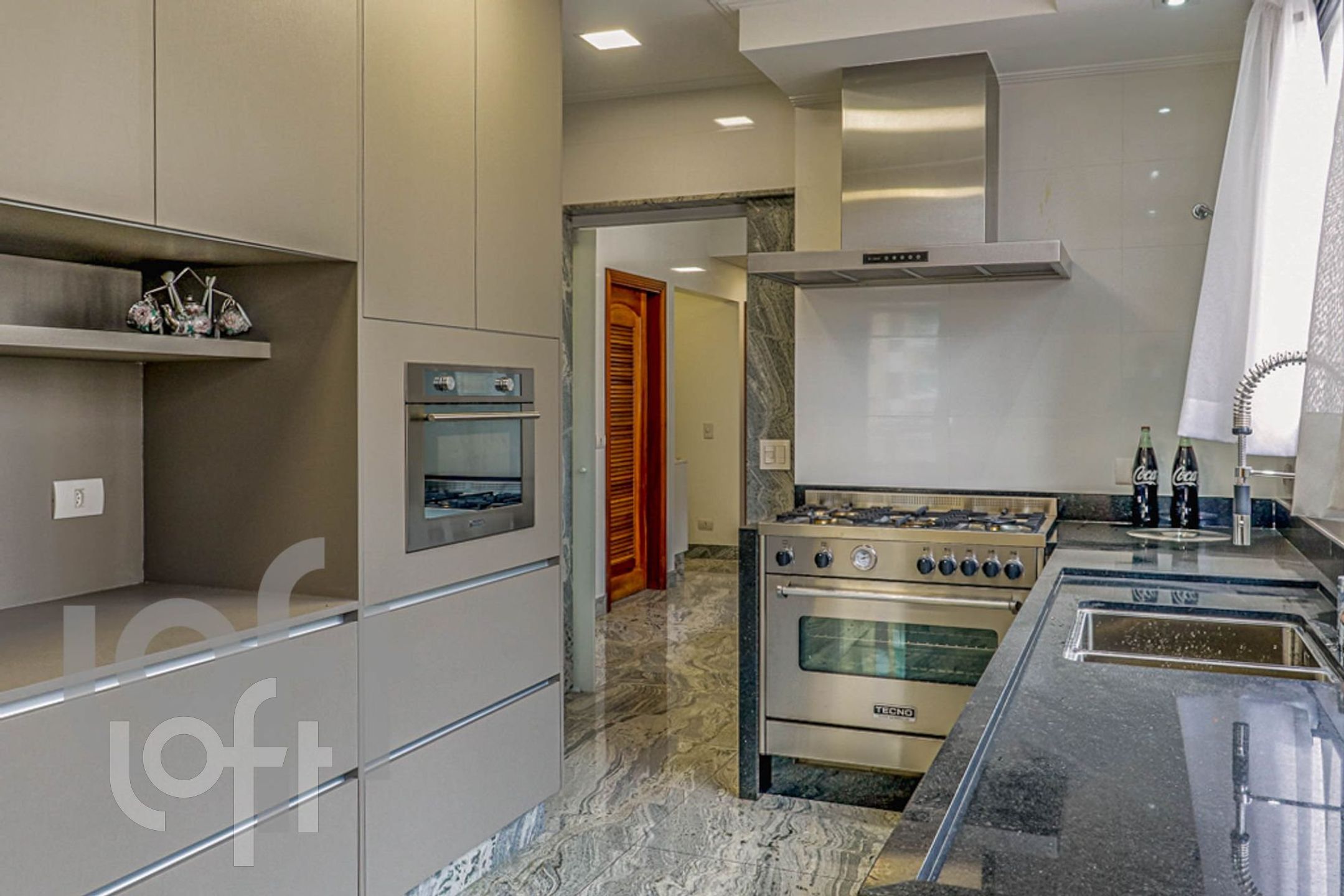 Apartamento à venda com 4 quartos, 220m² - Foto 18