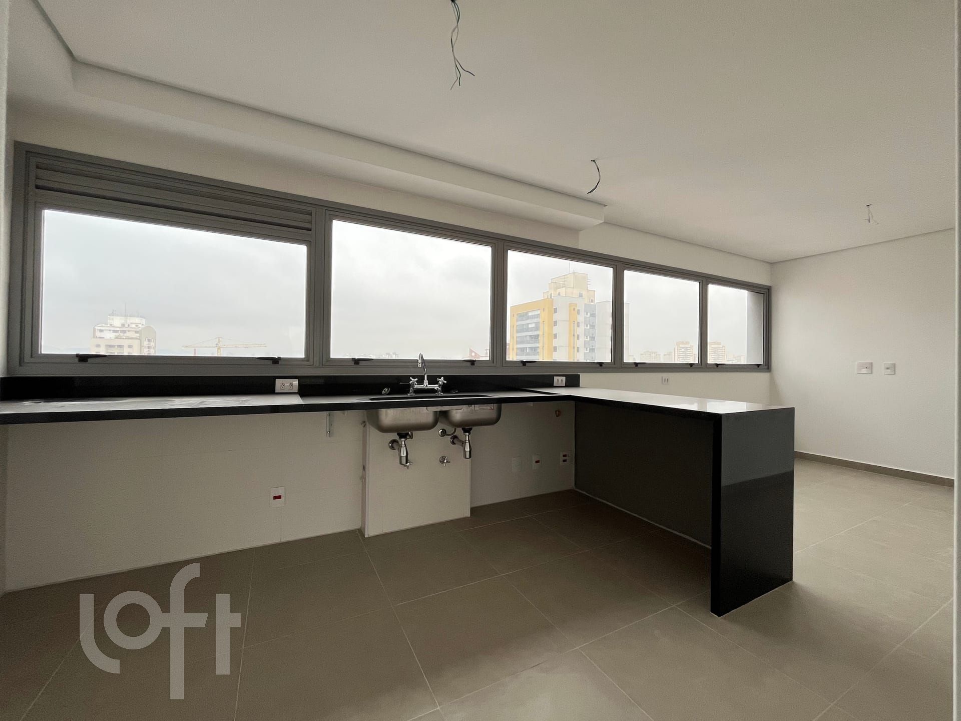 Apartamento à venda com 3 quartos, 184m² - Foto 8