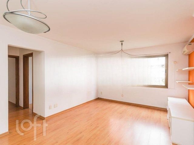 Apartamento com 67m², 2 dormitórios, 1 vaga, São João em Porto Alegre