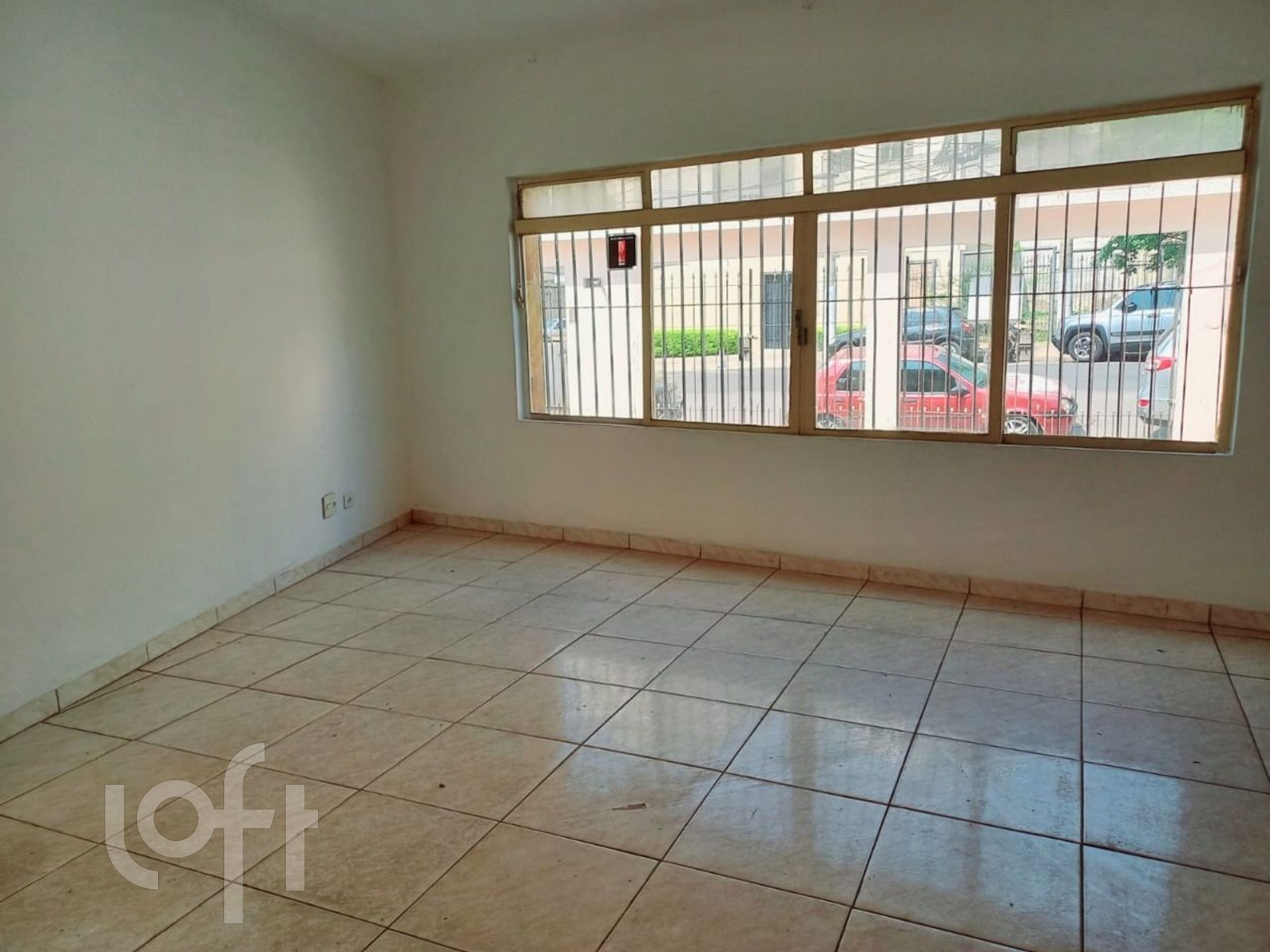 Casa à venda com 3 quartos, 158m² - Foto 1