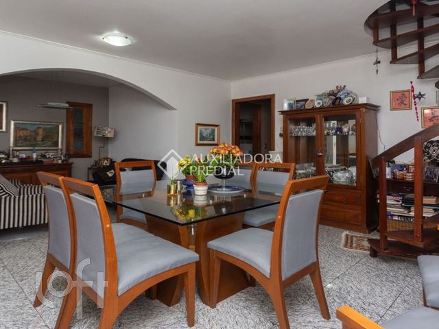 Apartamento com 213m², 3 dormitórios, 1 suíte, 1 vaga, Auxiliadora em Porto Alegre