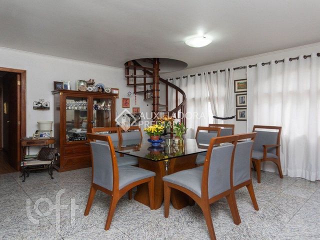 Apartamento com 213m², 3 dormitórios, 1 suíte, 1 vaga, Auxiliadora em Porto Alegre
