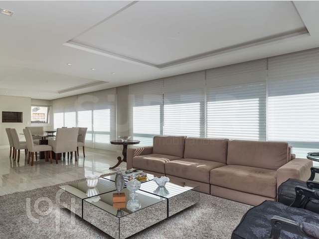 Apartamento com 226m², 4 dormitórios, 4 suítes, 4 vagas, Bela Vista em Porto Alegre