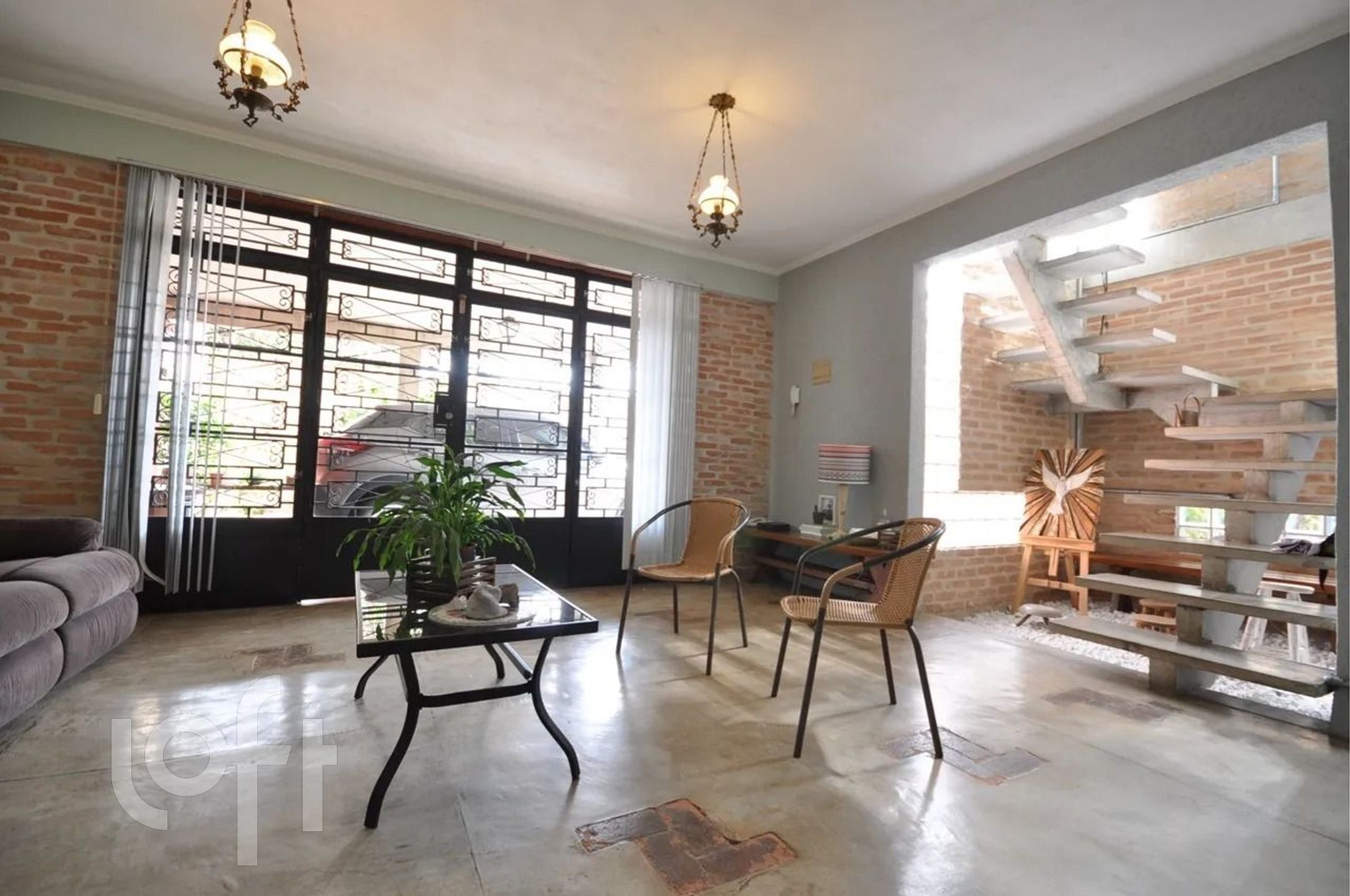 Linda Casa assobradada na Vila Mazzei. Oportunidad