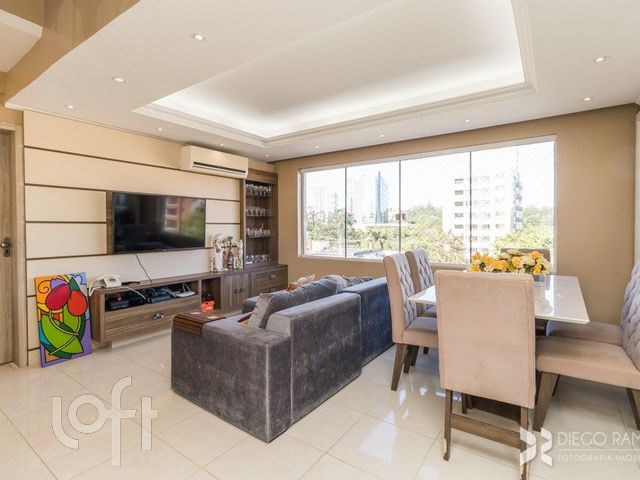 Apartamento com 203m², 3 dormitórios, 1 suíte, 2 vagas, Petrópolis em Porto Alegre