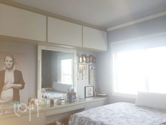 Apartamento com 75m², 2 dormitórios, 1 suíte, 2 vagas, Petrópolis em Porto Alegre