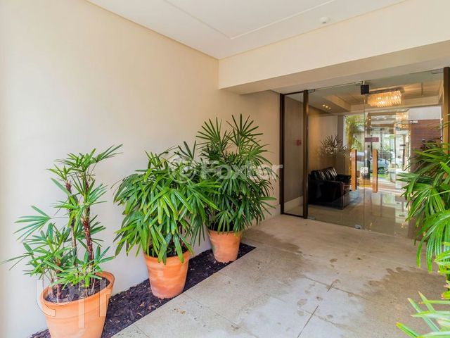 Apartamento com 75m², 2 dormitórios, 1 suíte, 2 vagas, Petrópolis em Porto Alegre