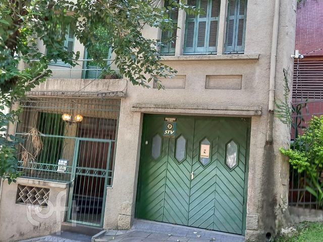 Casa com 145m², 4 dormitórios, 2 vagas, Moinhos de Vento em Porto Alegre