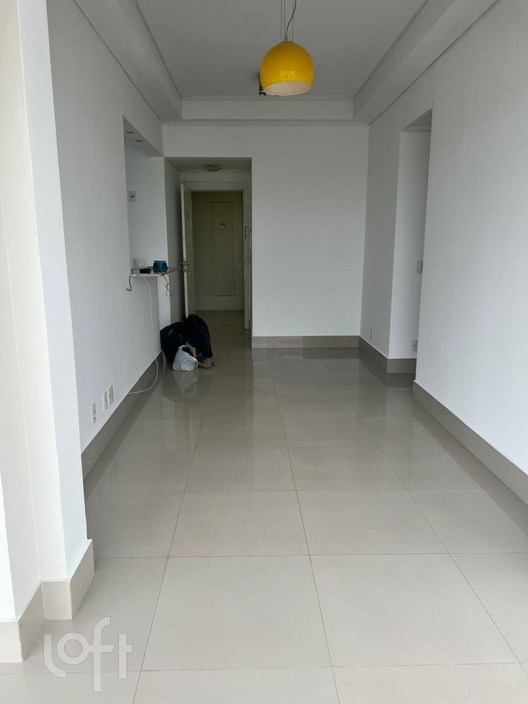 Apartamento à venda com 2 quartos, 77m² - Foto 2