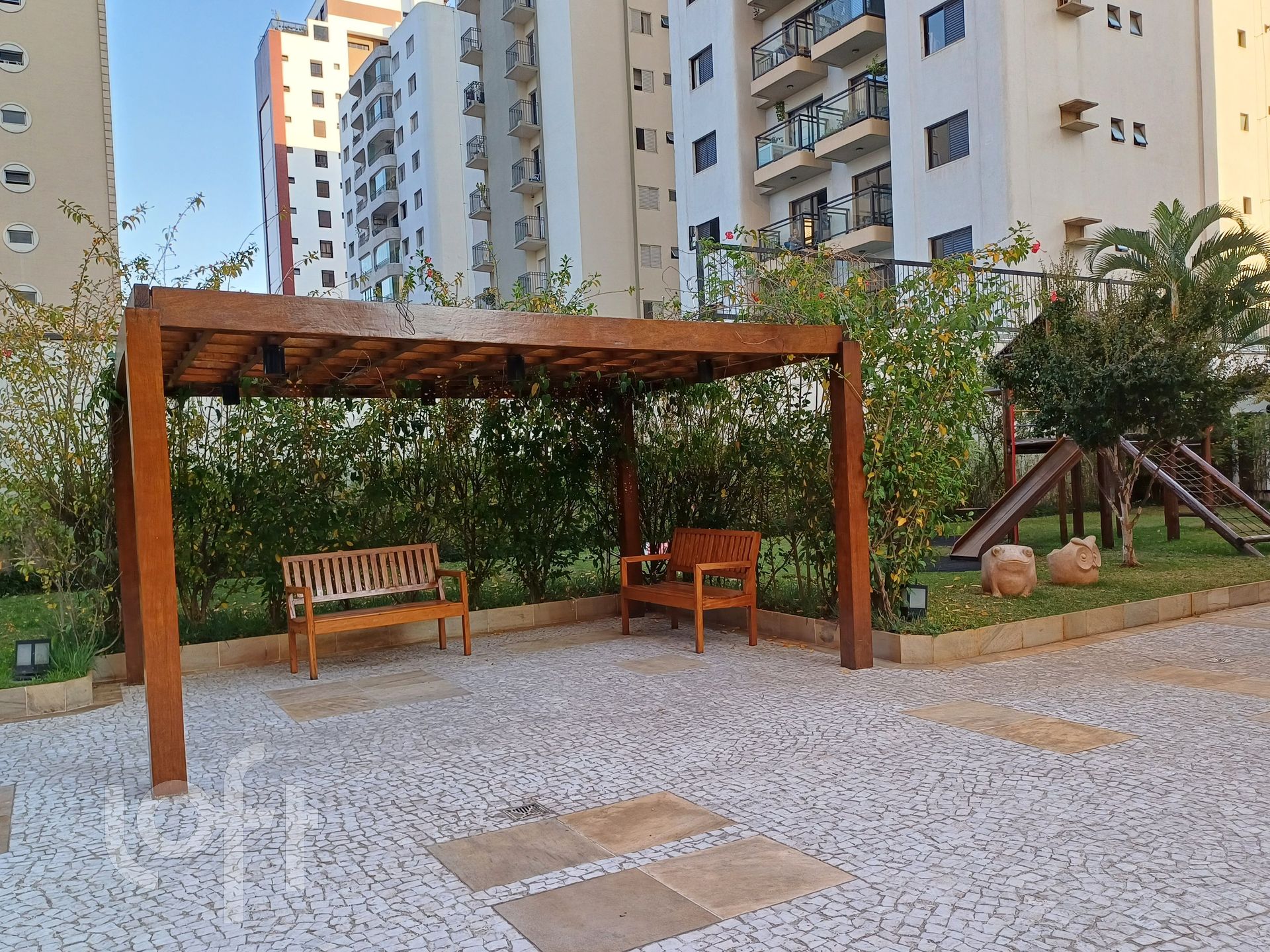 Apartamento à venda com 2 quartos, 83m² - Foto 35