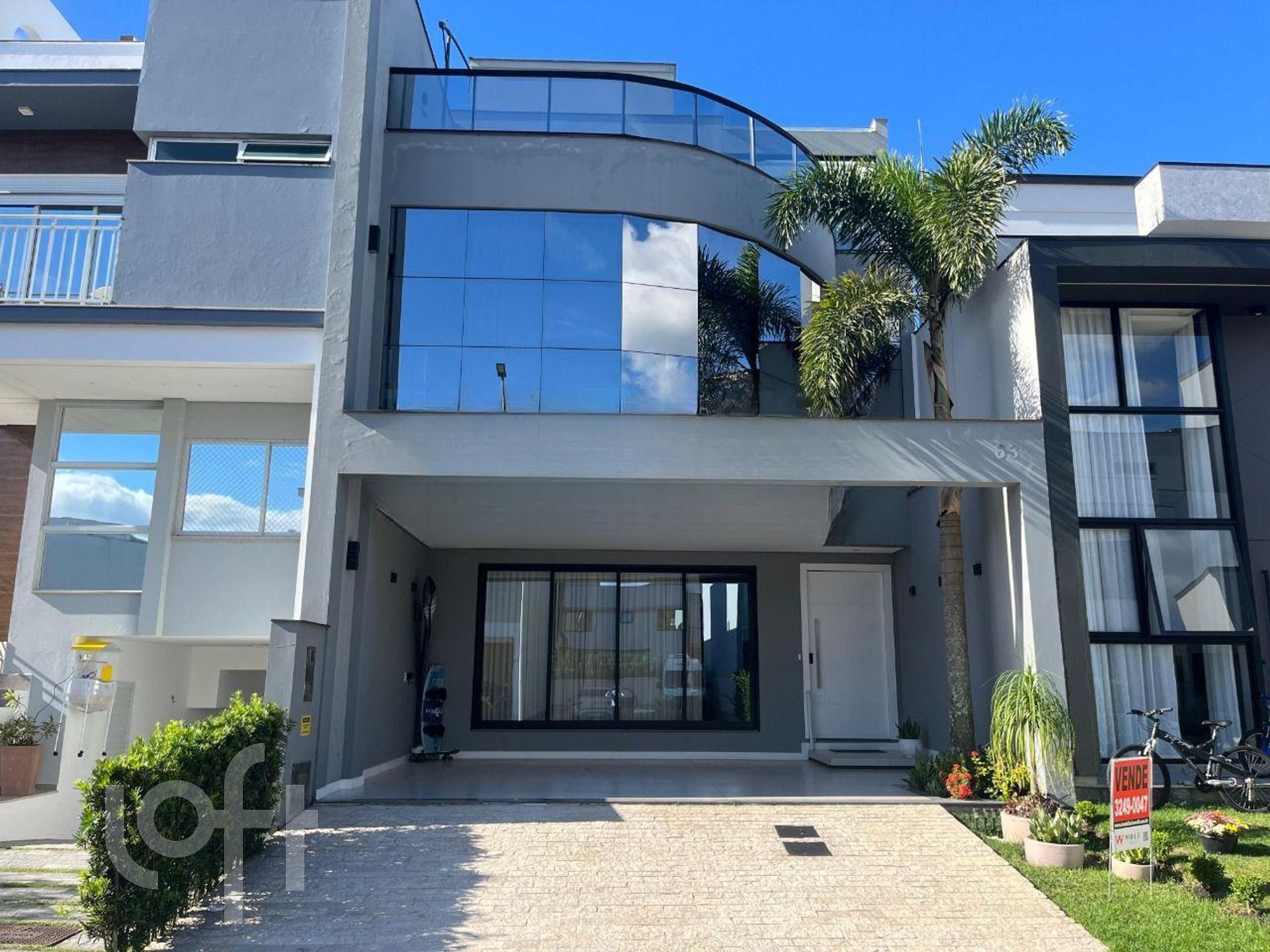 Casa Residencial com 335m², 4 quartos, 2 suítes, 5 garagens, no bairro Beira Rio em Biguaçu