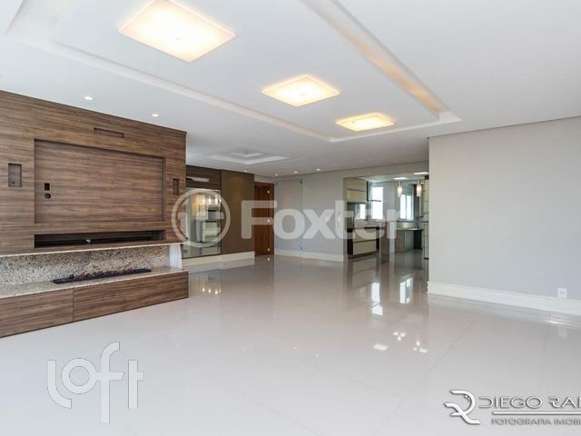 Apartamento com 105m², 3 dormitórios, 1 suíte, 2 vagas, Petrópolis em Porto Alegre