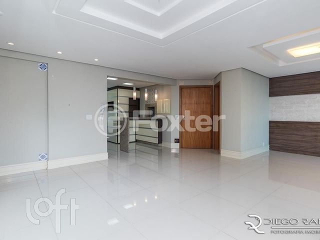 Apartamento com 105m², 3 dormitórios, 1 suíte, 2 vagas, Petrópolis em Porto Alegre