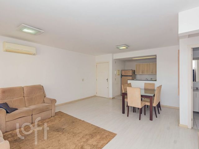 Apartamento com 68m², 2 dormitórios, 1 suíte, 1 vaga, Vila Ipiranga em Porto Alegre