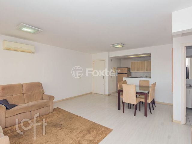 Apartamento com 68m², 2 dormitórios, 1 suíte, 1 vaga, Vila Ipiranga em Porto Alegre
