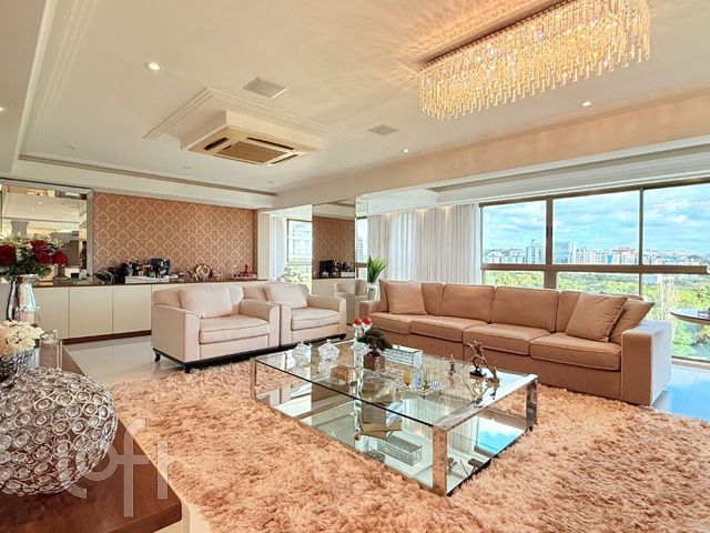 Apartamento com 222m², 3 dormitórios, 3 suítes, 5 vagas, Jardim Europa em Porto Alegre
