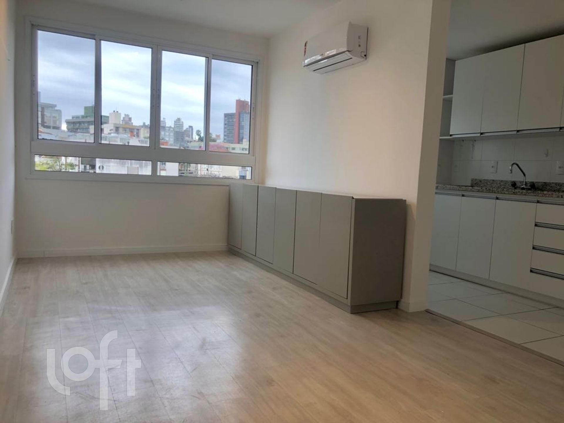Apartamento com 65m², 3 dormitórios, 1 suíte, 1 vaga, Petrópolis em Porto Alegre