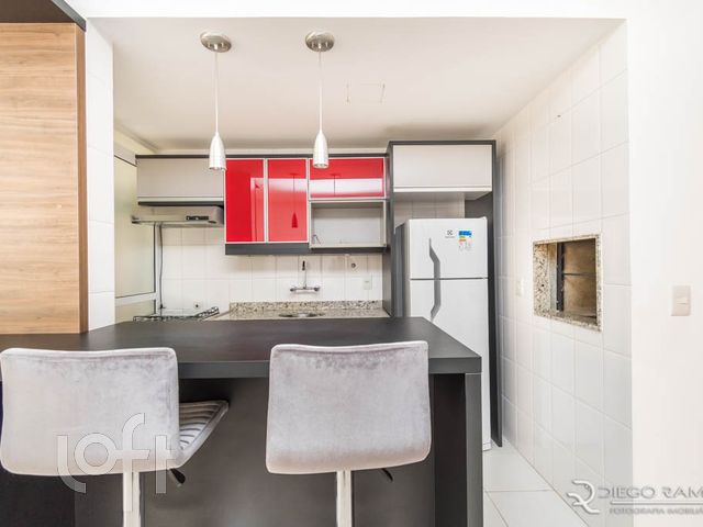 Apartamento com 58m², 2 dormitórios, 1 suíte, 2 vagas, Bom Fim em Porto Alegre