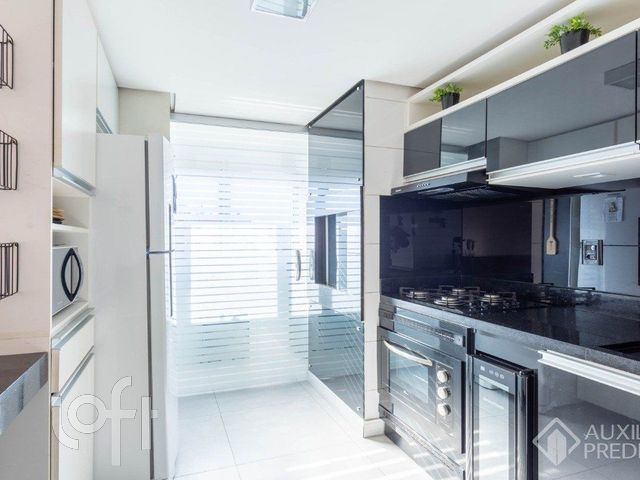 Apartamento com 63m², 2 dormitórios, 1 suíte, 1 vaga, Santana em Porto Alegre