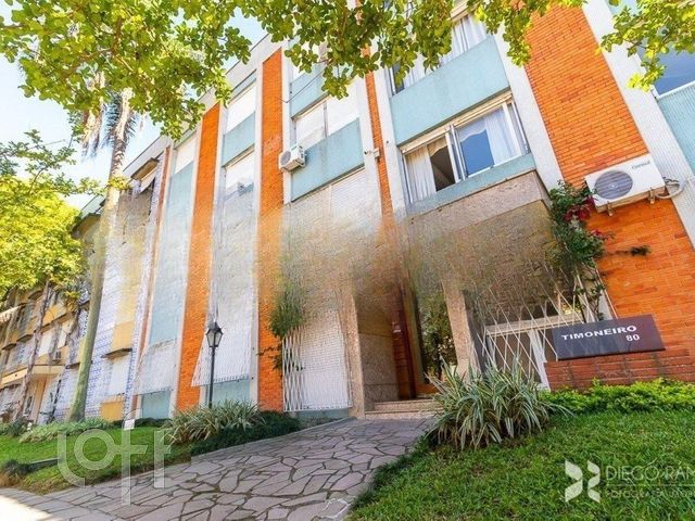 Apartamento com 92m², 3 dormitórios, 1 suíte, 1 vaga, Menino Deus em Porto Alegre