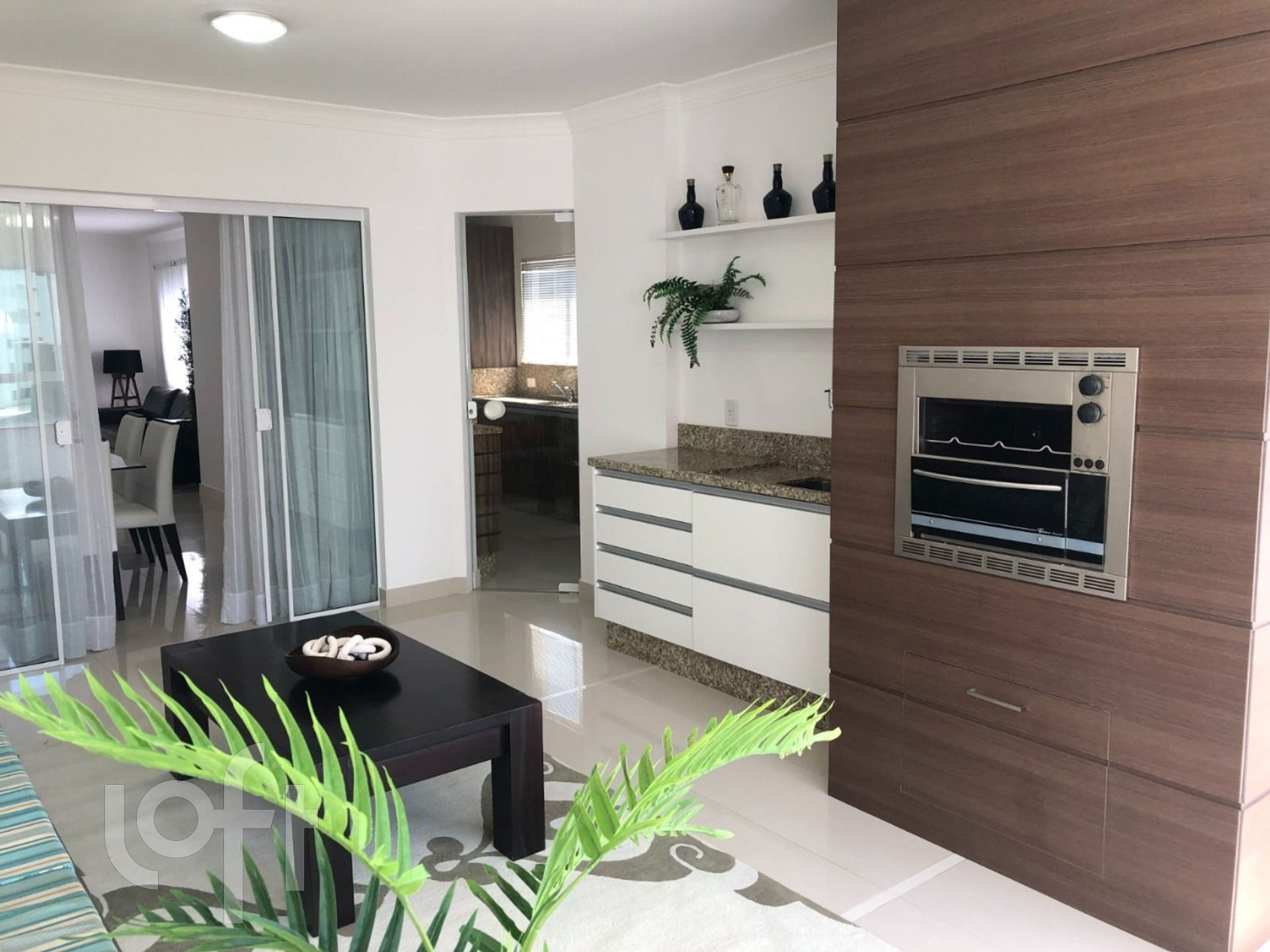 Apartamentos com 132m², 3 quartos, 3 suítes, 2 garagens, no bairro Centro em Balneário Camboriú