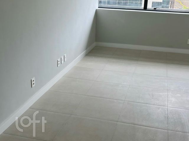 Apartamento com 28m², 1 dormitório, Três Figueiras em Porto Alegre