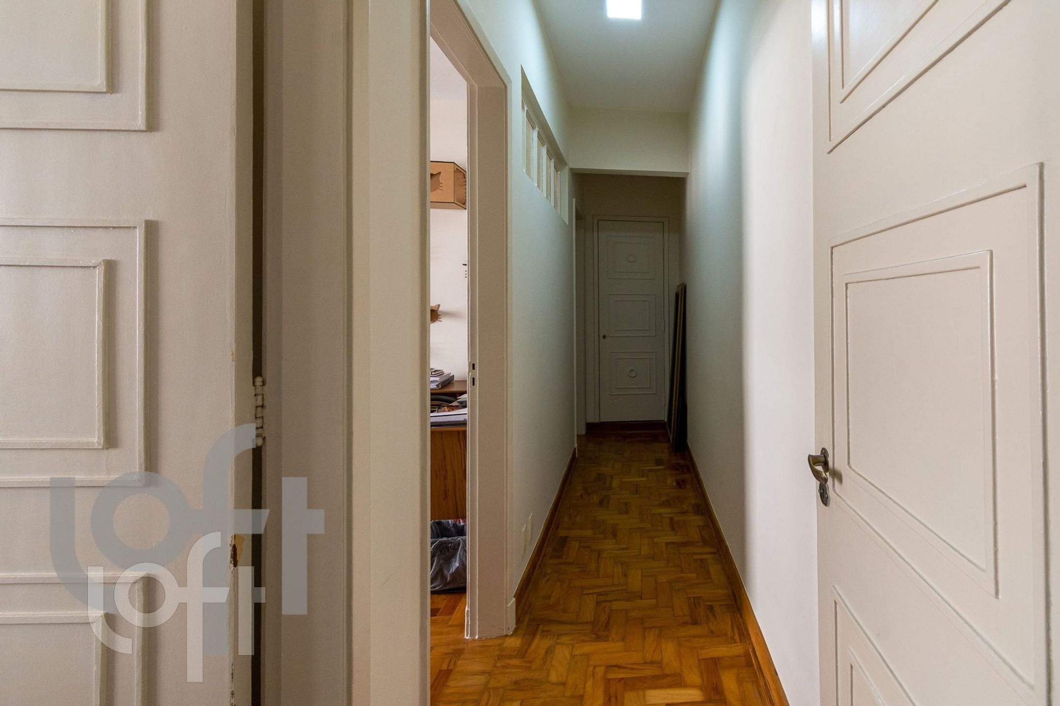 Apartamento à venda com 3 quartos, 167m² - Foto 2