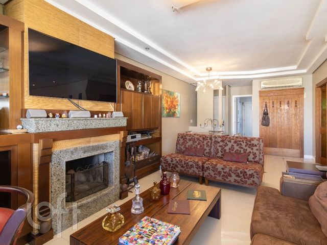 Apartamento com 148m², 3 dormitórios, 1 suíte, 3 vagas, Petrópolis em Porto Alegre