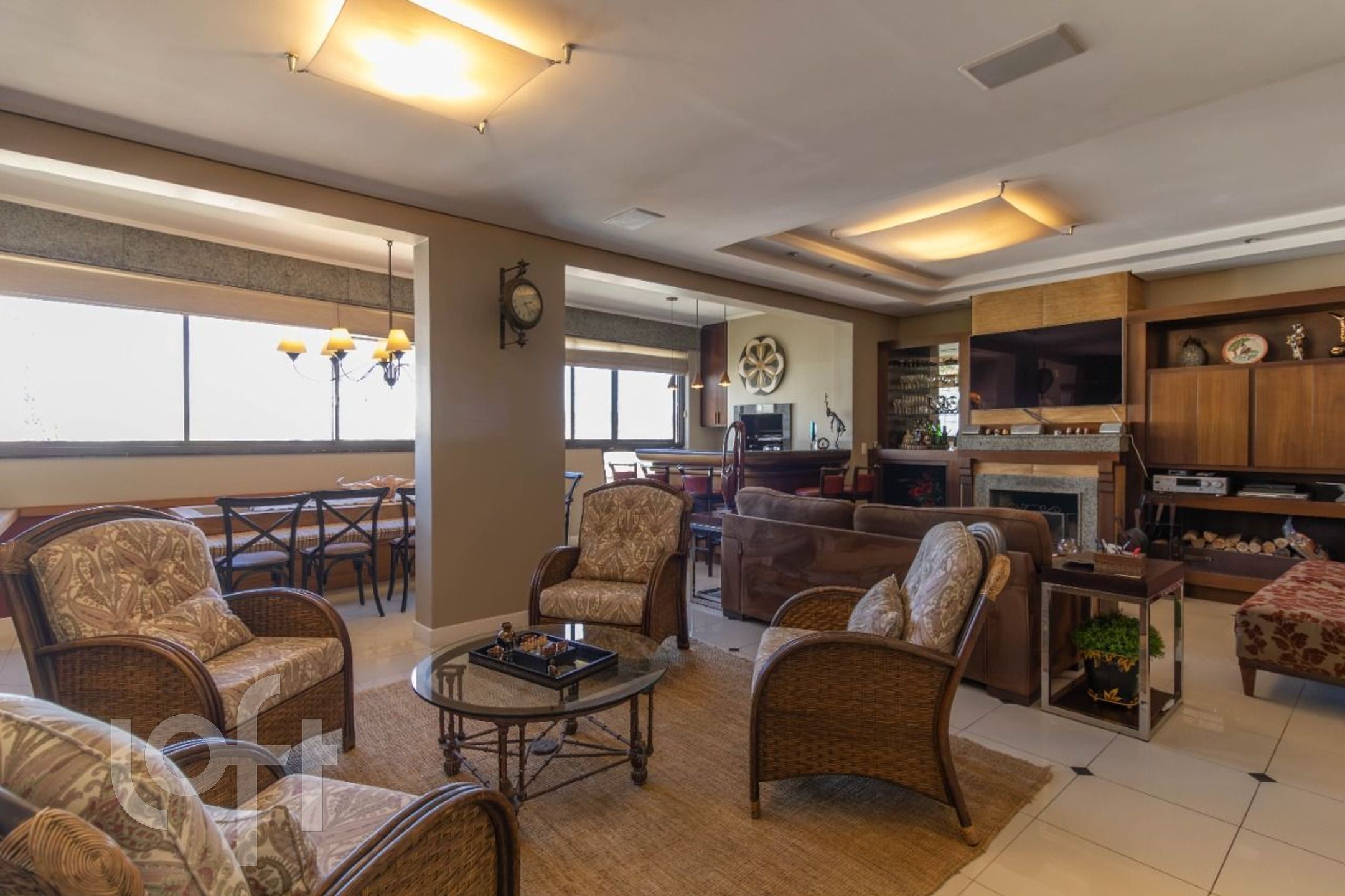 Apartamento com 148m², 3 dormitórios, 1 suíte, 3 vagas, Petrópolis em Porto Alegre