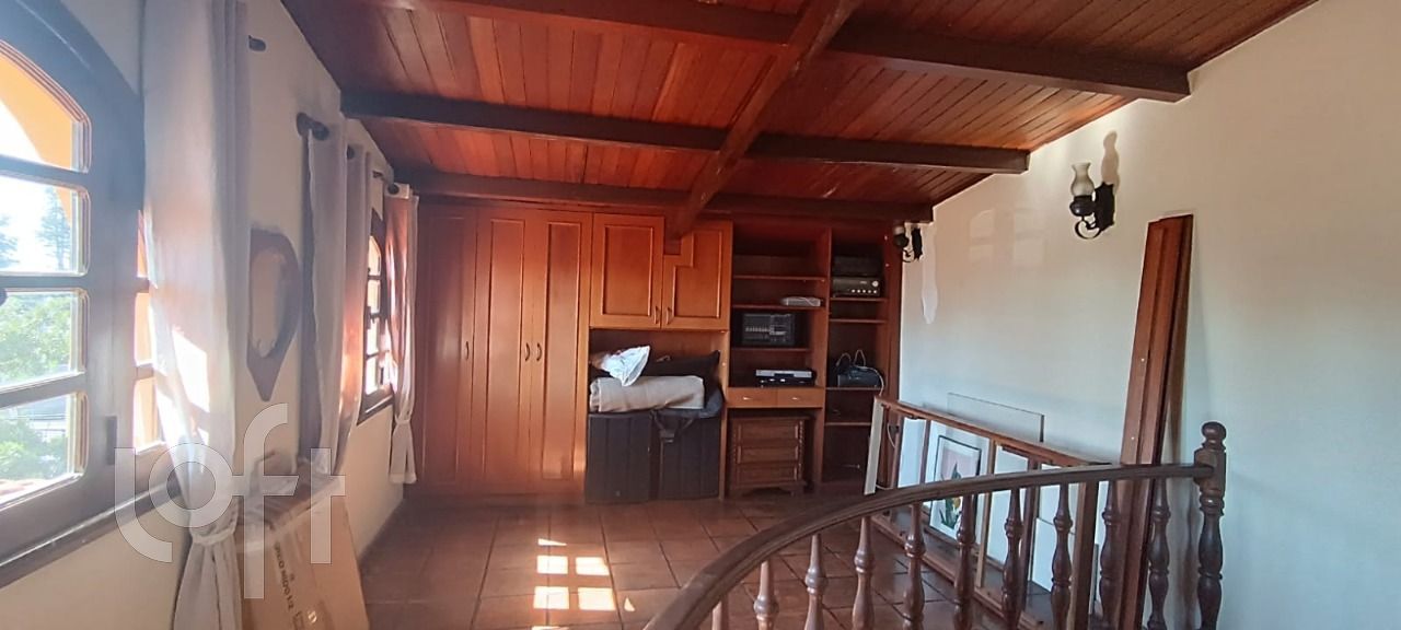 Casa à venda com 5 quartos, 285m² - Foto 2