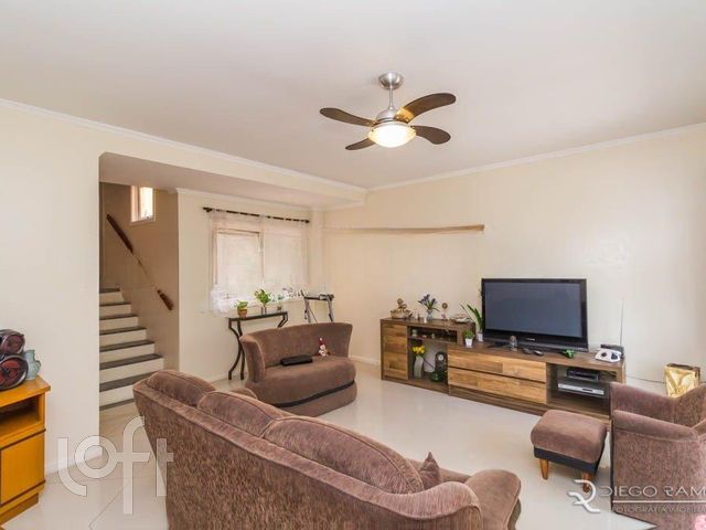 Casa com 182m², 3 dormitórios, 1 suíte, 3 vagas, Vila Ipiranga em Porto Alegre