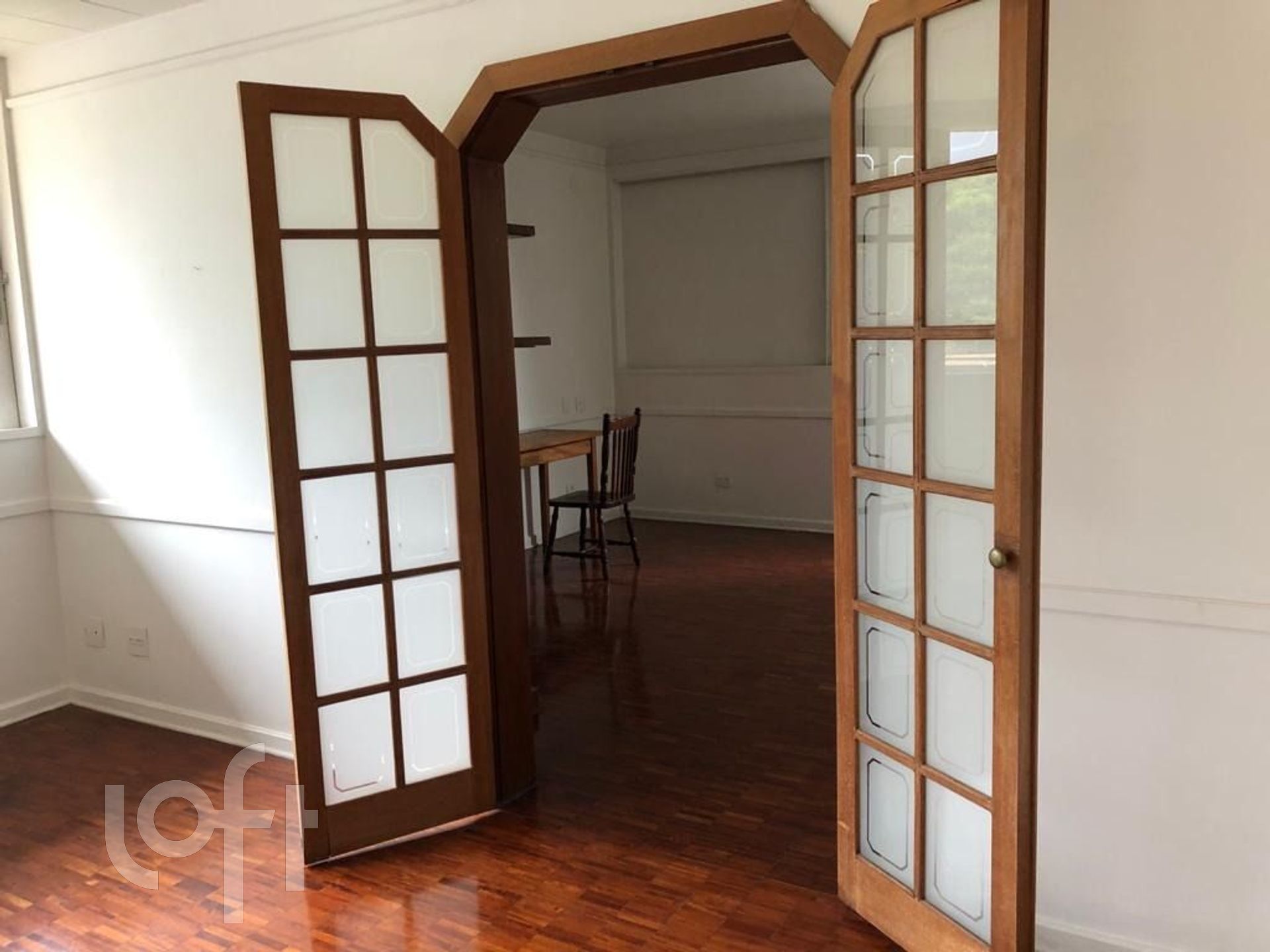 Apartamento à venda com 4 quartos, 170m² - Foto 2