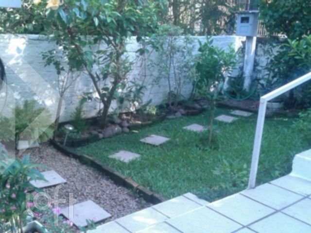 Casa com 73m², 2 dormitórios, 1 vaga, Jardim Botânico em Porto Alegre