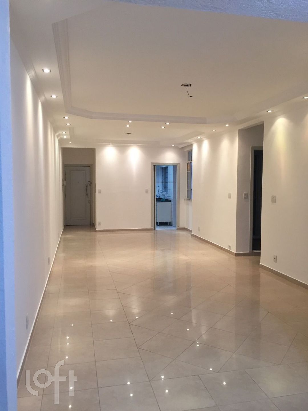 Apartamento à venda com 2 quartos, 105m² - Foto 2