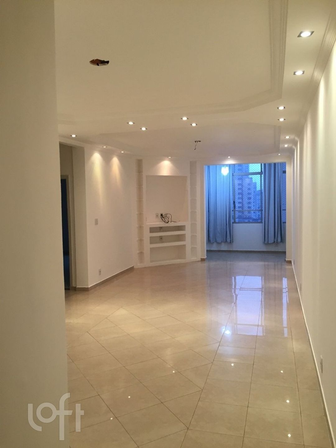 Apartamento à venda com 2 quartos, 105m² - Foto 1