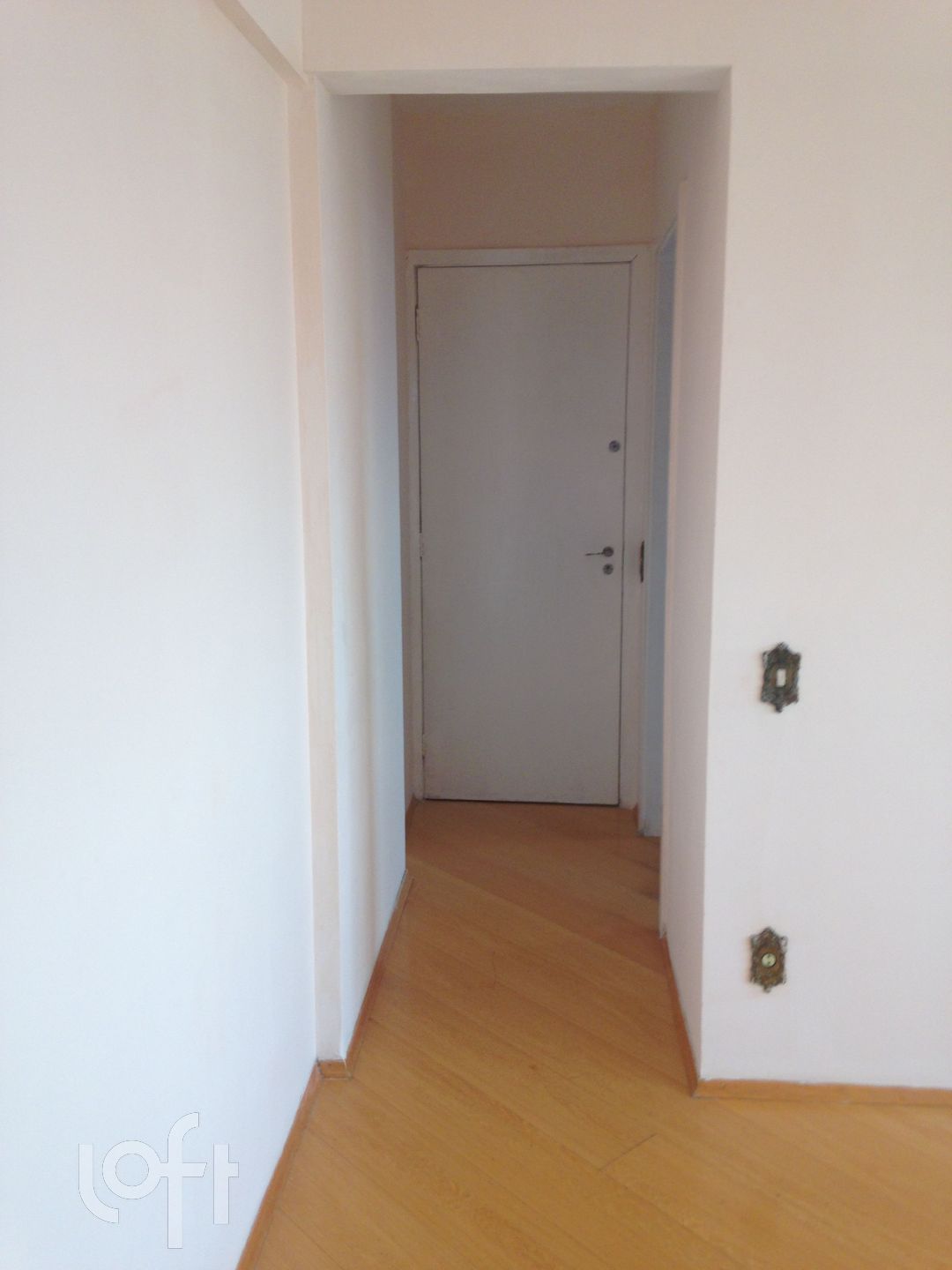 Apartamento à venda com 2 quartos, 70m² - Foto 2