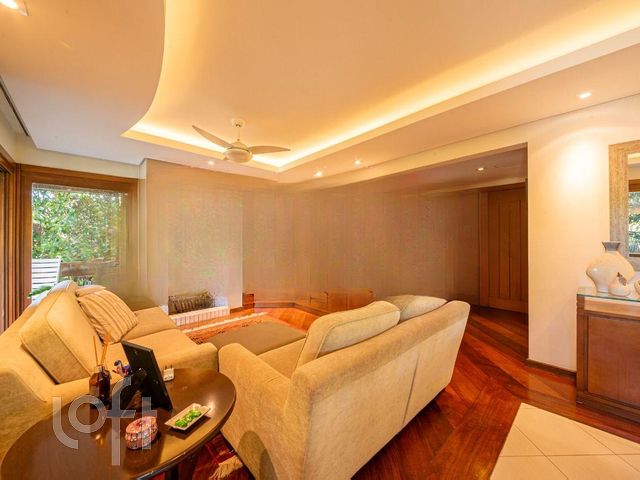 Apartamento com 140m², 3 dormitórios, 1 suíte, Petrópolis em Porto Alegre