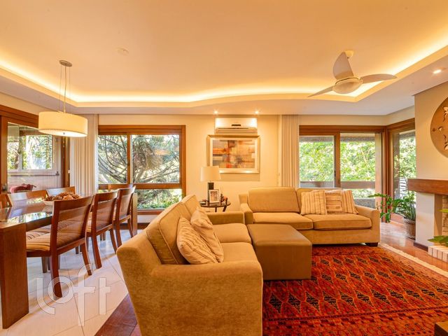 Apartamento com 140m², 3 dormitórios, 1 suíte, Petrópolis em Porto Alegre