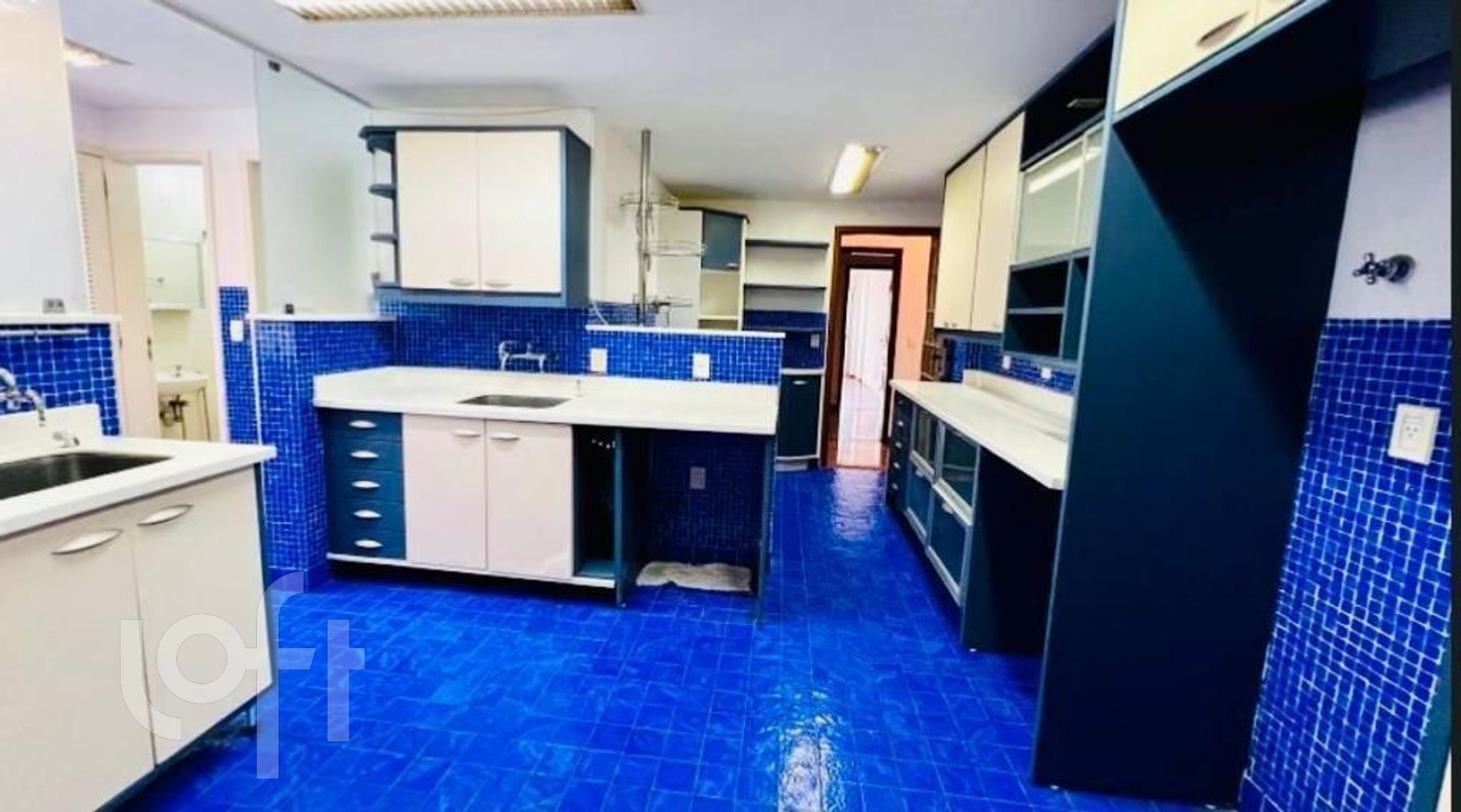 Apartamento à venda com 4 quartos, 270m² - Foto 8