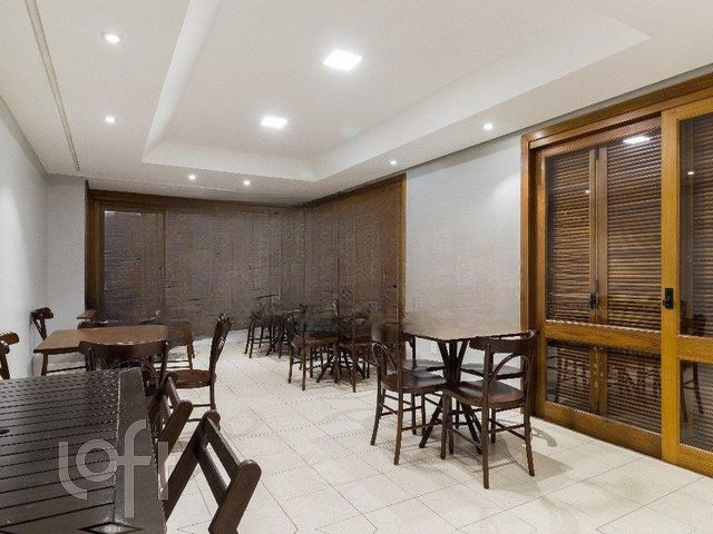 Apartamento com 113m², 3 dormitórios, 1 suíte, 2 vagas, Petrópolis em Porto Alegre