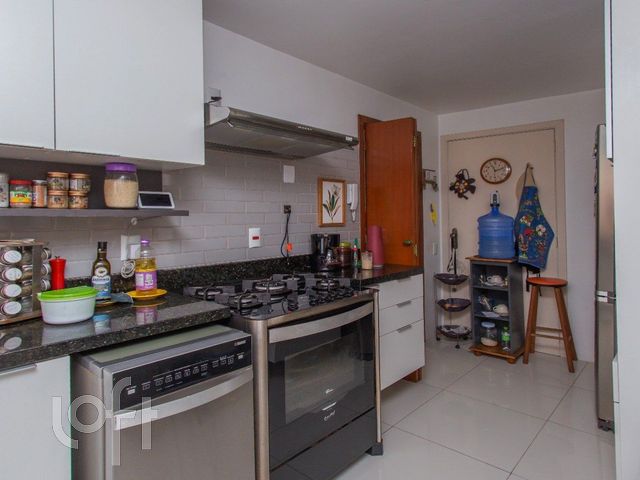 Apartamento com 96m², 3 dormitórios, 1 suíte, 1 vaga, Menino Deus em Porto Alegre