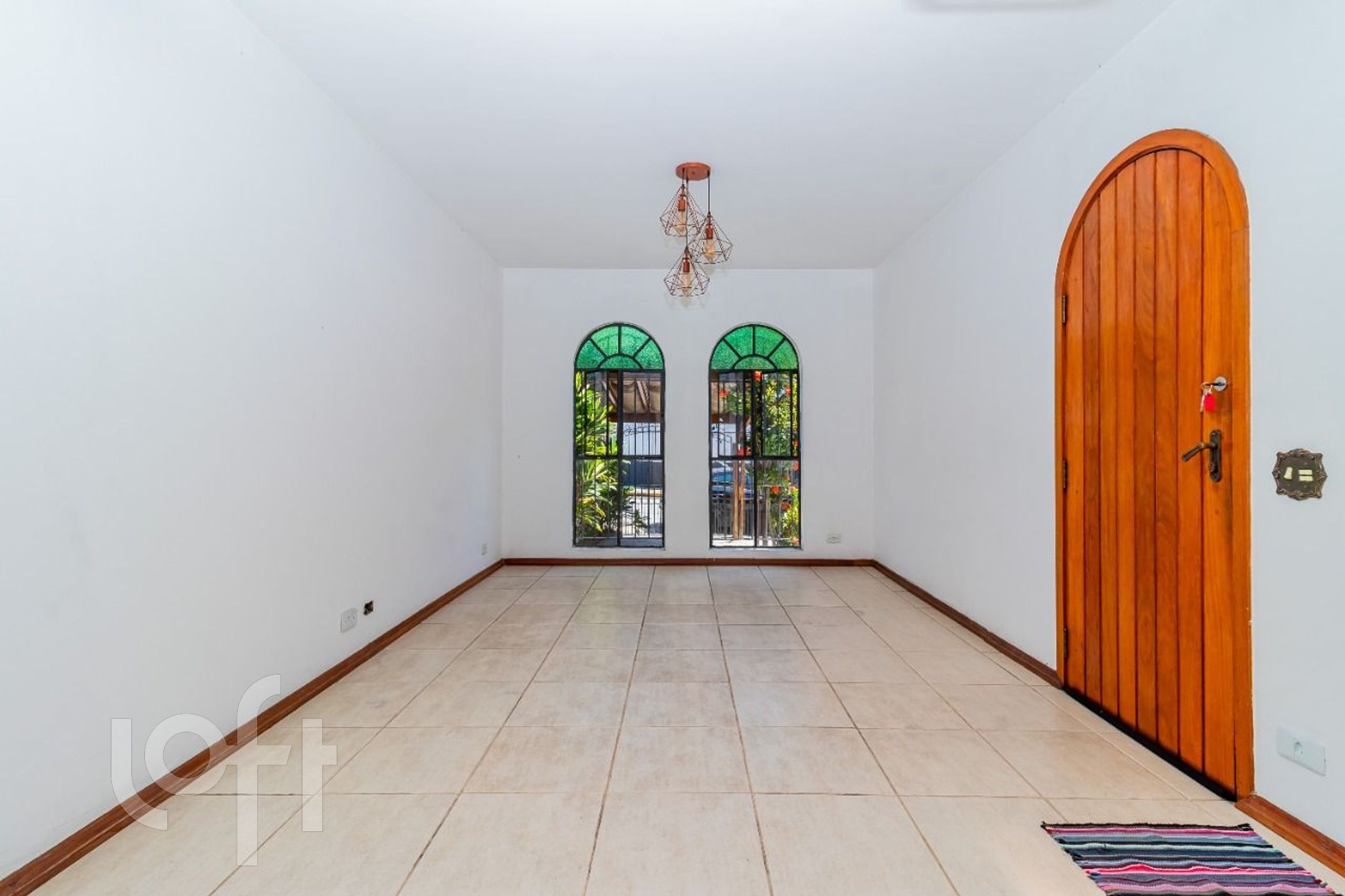 Casa à venda com 2 quartos, 121m² - Foto 1