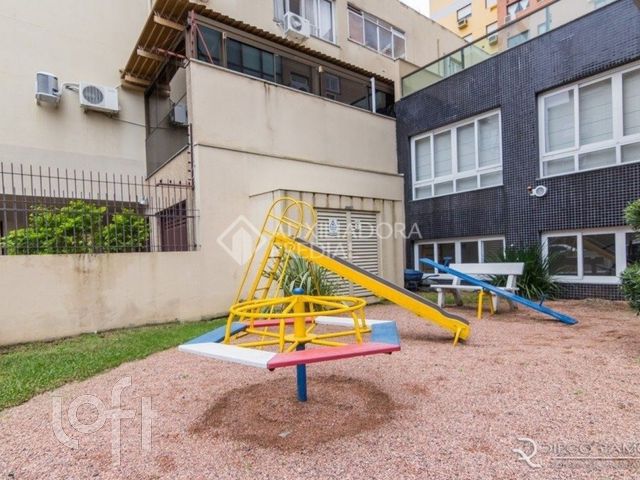 Apartamento com 103m², 3 dormitórios, 1 suíte, 2 vagas, Menino Deus em Porto Alegre