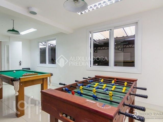Apartamento com 103m², 3 dormitórios, 1 suíte, 2 vagas, Menino Deus em Porto Alegre