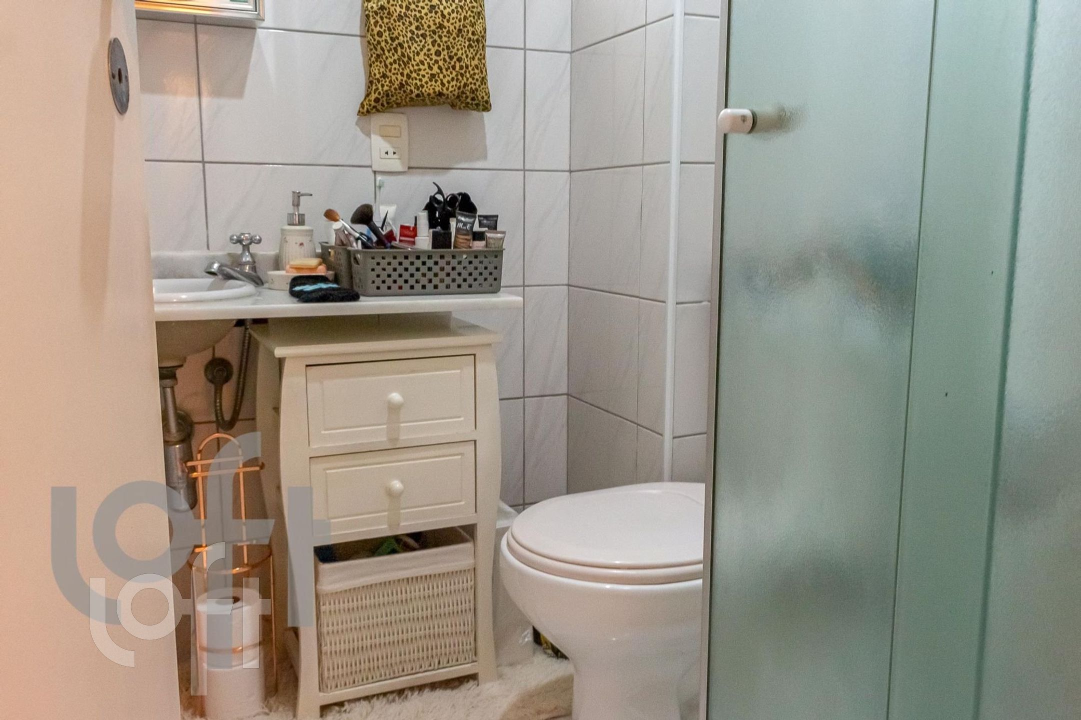 Apartamento à venda com 2 quartos, 64m² - Foto 2