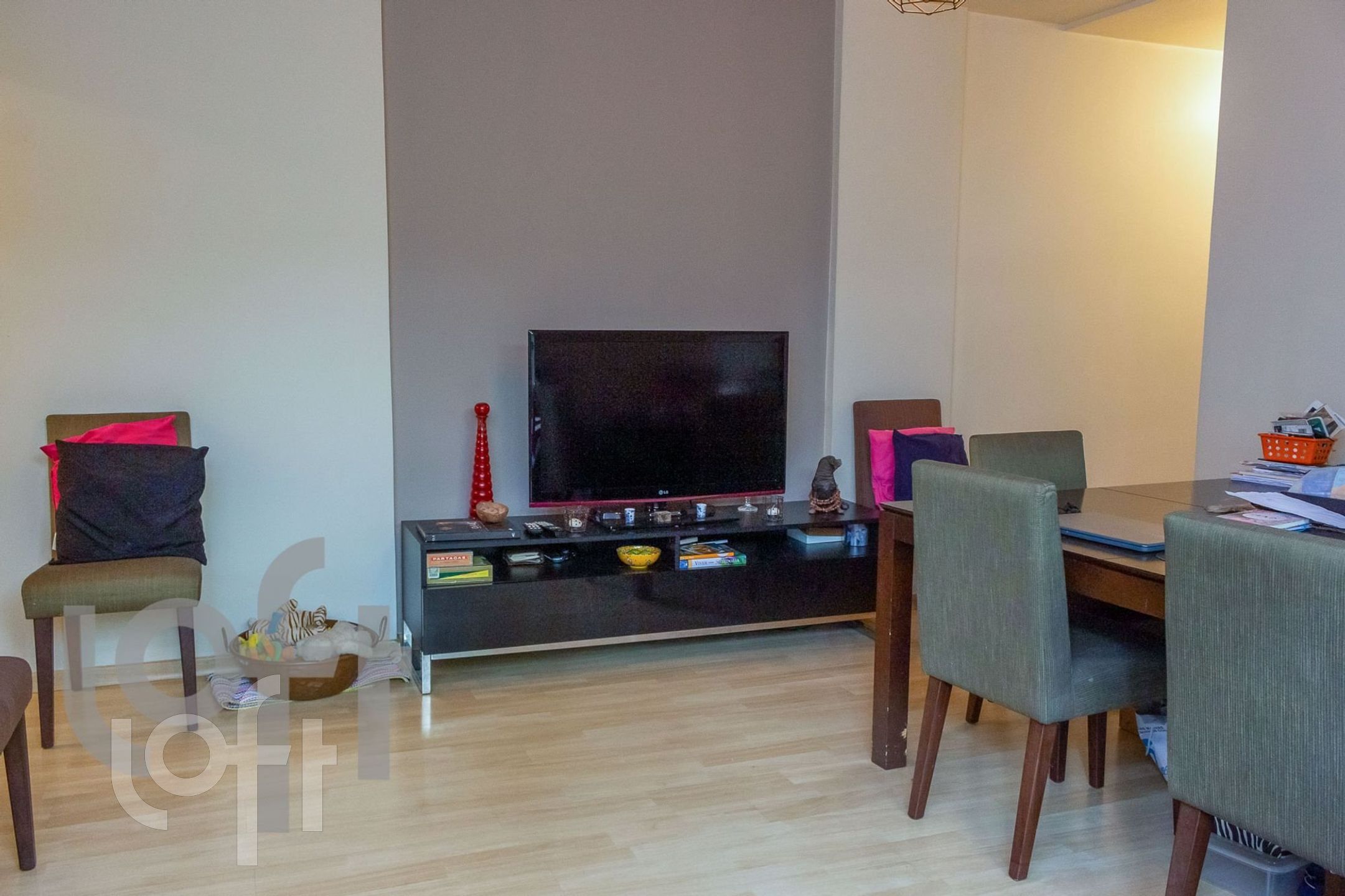 Apartamento à venda com 2 quartos, 64m² - Foto 1